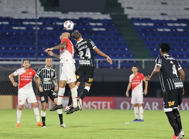 River empata ante Corinthians en el Defensores