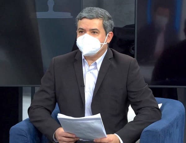 Exdirector fue a vacunar a senadora, confirman