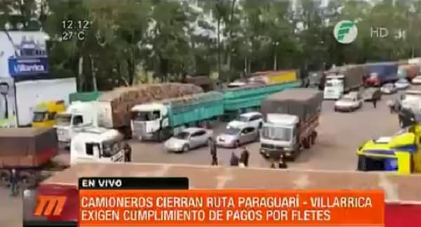 Camioneros cierran ruta en Villarrica por falta de aumento del flete