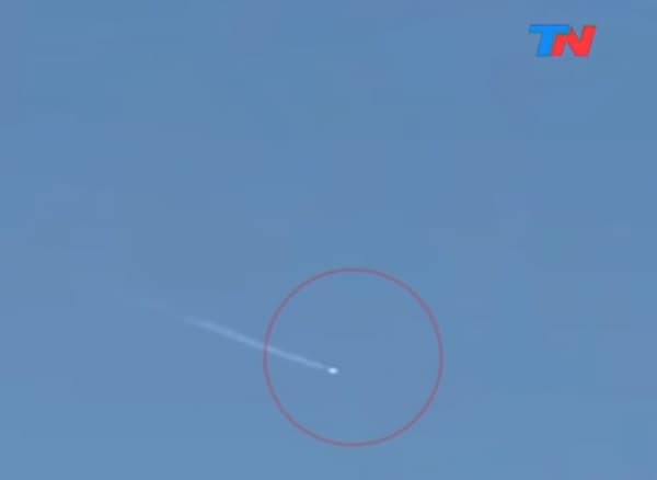 Cae cohete chino en el Océano Índico al oeste de las Maldivas