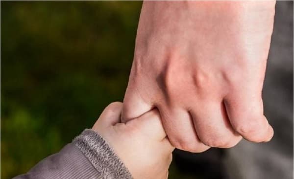 Tres años de prisión para padre que incumplió con hijo huérfano de madre