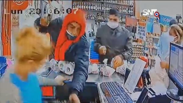 Cámaras captan asalto a comercio en el Bañado Sur
