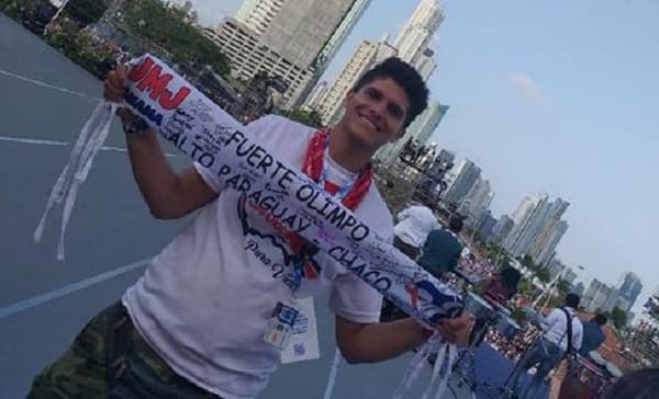 José Zaván cumple 19 años recuperándose en su casa