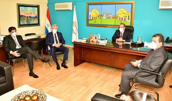 EBY entrega documentos de gastos socioambientales a Contraloría