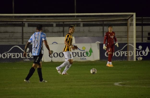 Guaireña y Guaraní igualan en Villarrica