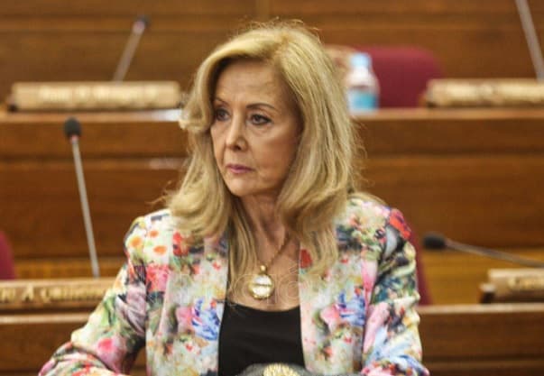 Gusinky renuncia y dice que se va por mentirosa, no por corrupta