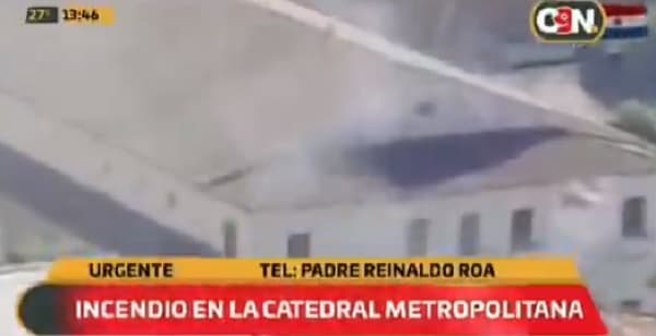 Reportan incendio en la Catedral Metropolitana