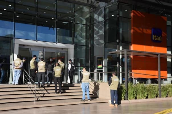 Municipalidad suspende actividad de sucursal de Itaú