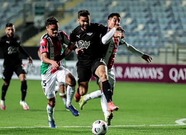 Libertad remonta de visita y avanza en la Sudamericana