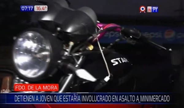 Joven termina detenido al denunciar robo de su moto