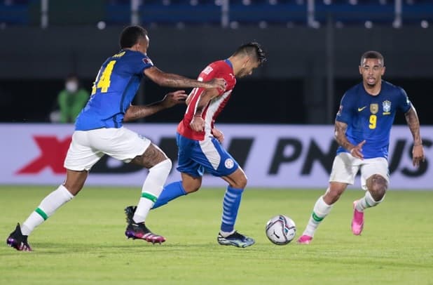 Paraguay pierde y se complica