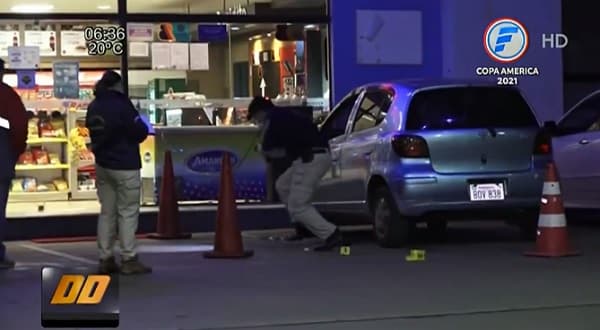 Delincuentes asaltan estación de servicios y balean a cliente