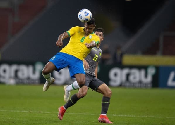 Brasil gana y lidera cómodamente