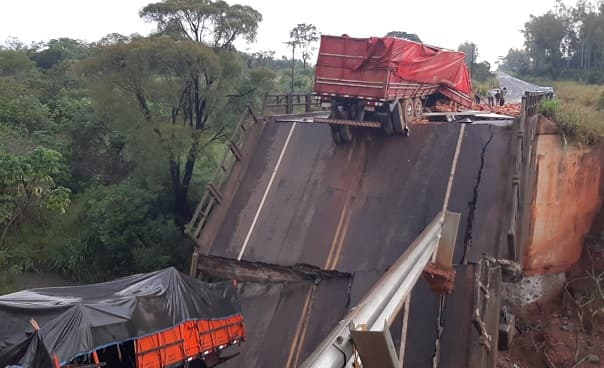 Hallan cuerpo de mujer desaparecida en desplome puente