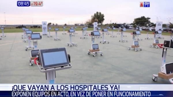 En pleno colapso exponen equipos y generan indignación en redes