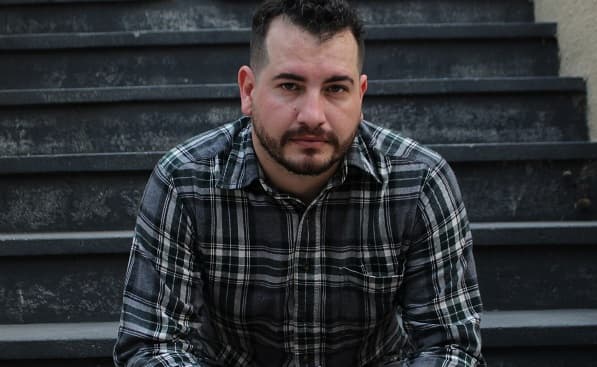 Fer Velázquez lanza su nueva canción “A escondidas”