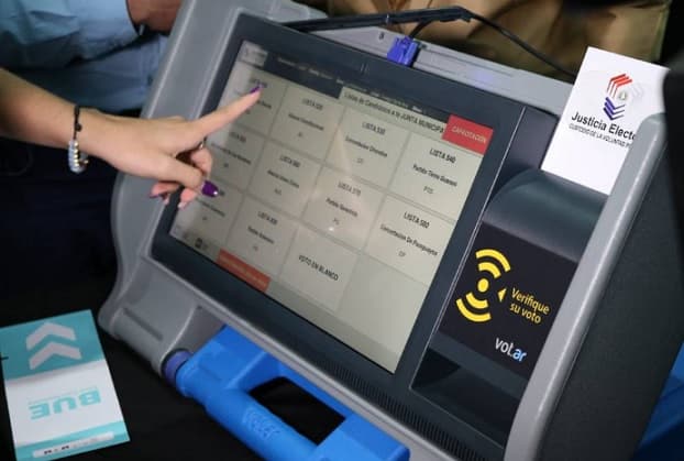 Candidato toma distancia en Asunción, según boca de urna