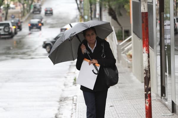 Anuncian jornada con precipitaciones e ingreso de frente frío