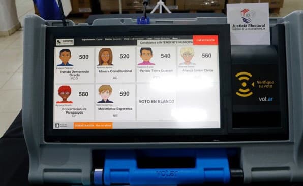 Funcionaria tenía en su poder máquina “desaparecida”, confirman