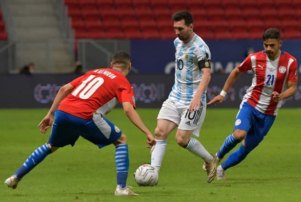 Paraguay pelea, pero no le alcanza ni para igualar ante Argentina