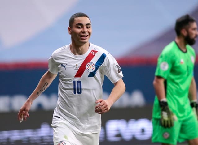 Barros Schelotto dice que tratará de sacar lo mejor de Almirón