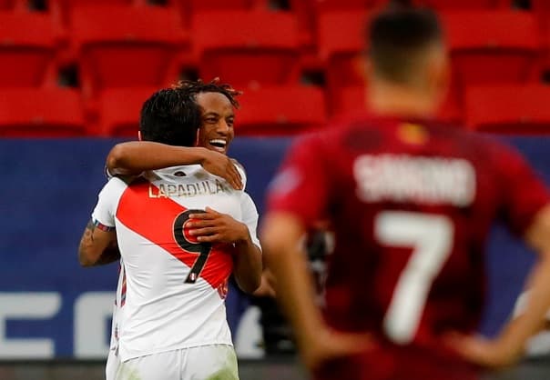 Perú vence a Venezuela y clasifica como segundo