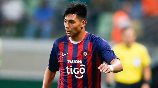 Cádiz hace oficial el fichaje de Arzamendia