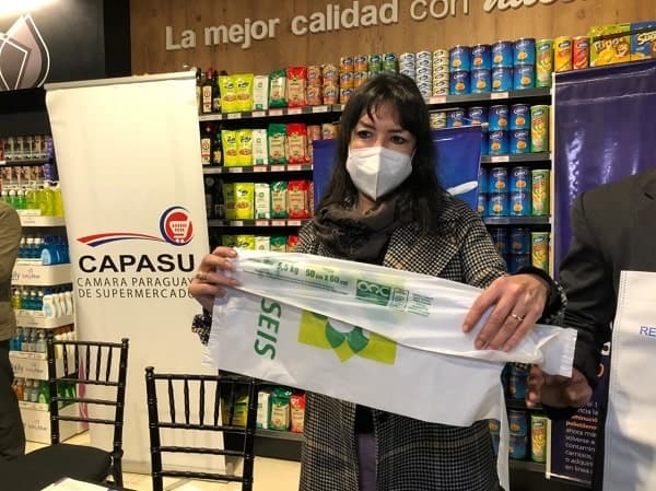 Supermercados instan a emplear bolsas reutilizables