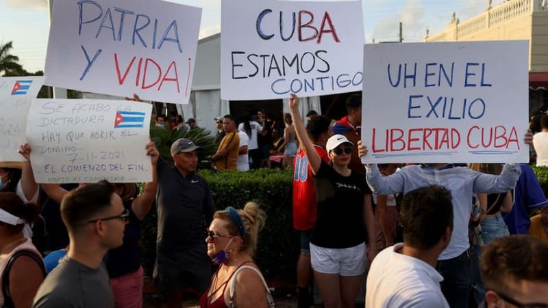 Cubanos protestan contra falta de libertad y crisis económica