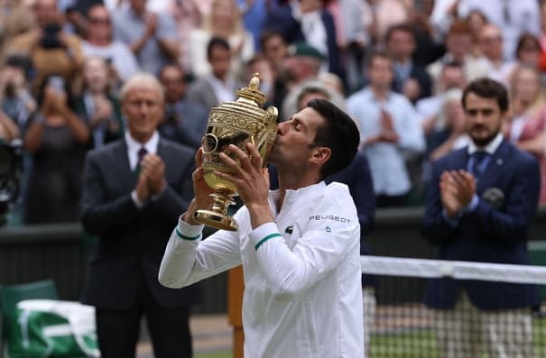 Djokovic es campeón en Wimbledon e iguala a Federer y Nadal