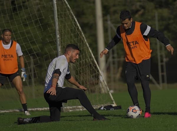 Olimpia busca su pase a cuartos ante el Internacional