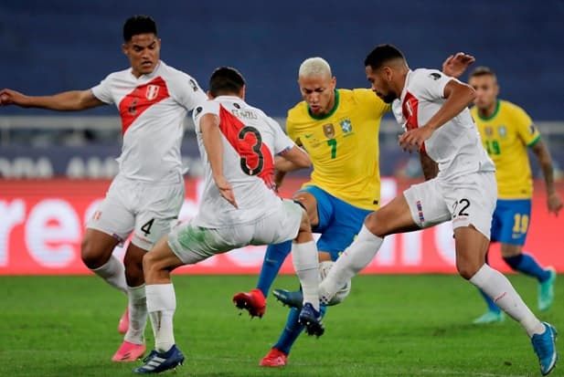 Brasil supera a Perú y se instala en la final