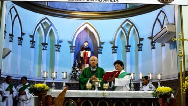 Diócesis recula y desiste de ofrecer misa solo a vacunados