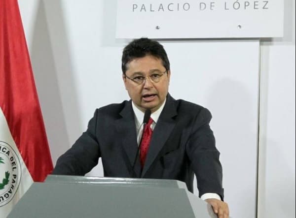 Exministro Leite califica de “títere” a Abdo y de “gavilla” al Gobierno