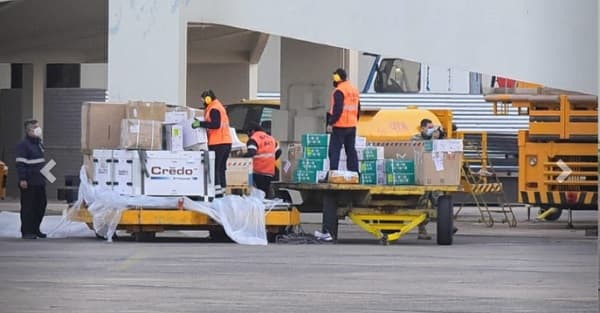 Llegan 150.000 dosis de la vacuna Moderna a nuestro país