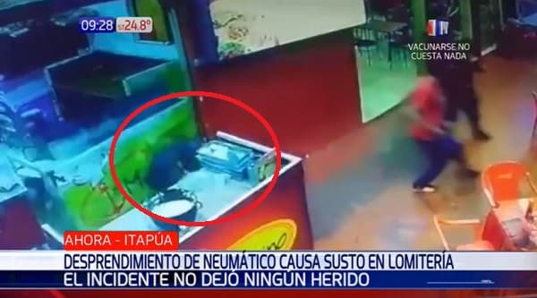 Neumático suelto causa gran susto en lomitería de Encarnación