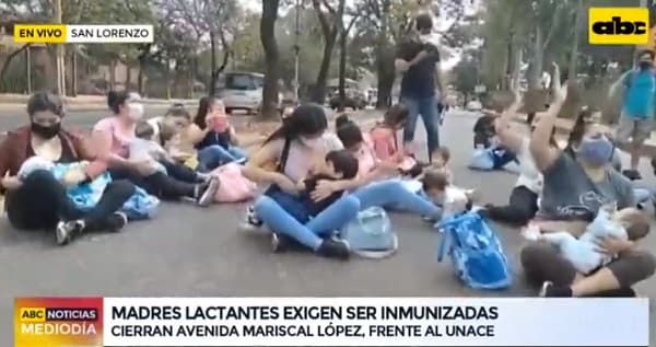Madres lactantes menores de 35 años exigen vacunación en protesta