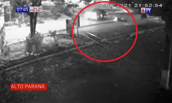 Revelan imágenes del crimen de dos policías en el este