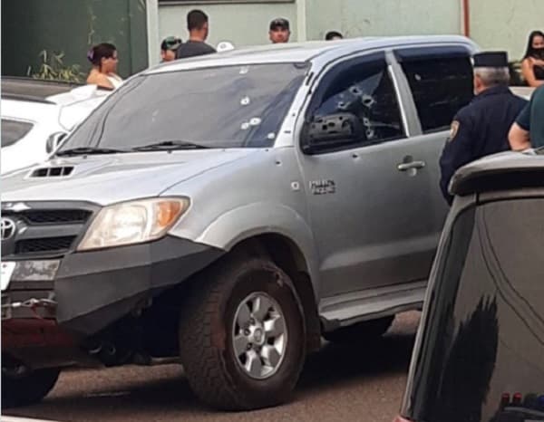 Acribillan a dos personas en semáforo de Pedro Juan