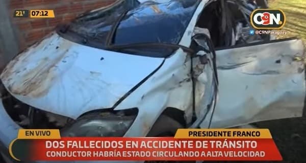Pareja muere tras sufrir vuelco de automóvil en el este