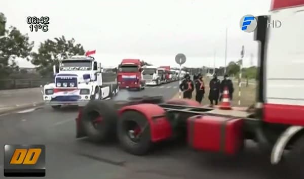 Camioneros seguirán movilizados a pesar de medida del Ejecutivo