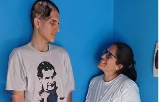 Sobreviviente de tragedia aérea entra a quirófano