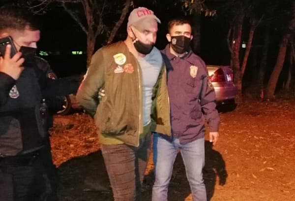 Imputan a sospechoso del asesinato de policías en el este