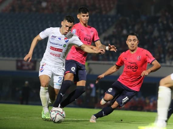 Nacional supera a Cerro en la Nueva Olla