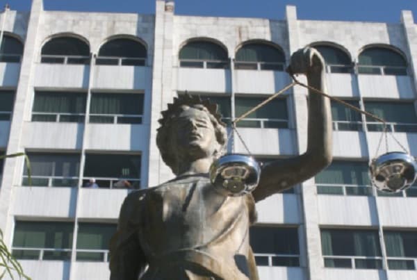 Convocan a interesados en ocupar el cargo vacante de ministro de la Corte