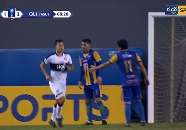 Camacho pide disculpas luego de ignorar saludo del rival