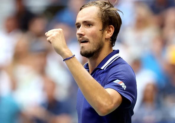 Medvedev sorprende y derrota a Djokovic en la final del US Open