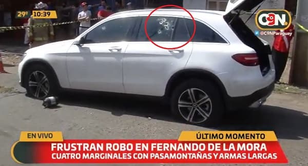 Balean camioneta en intento de asalto en Fernando
