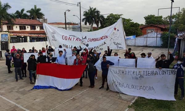 Ocupan seccional colorada en busca de “recuperar espacios públicos”