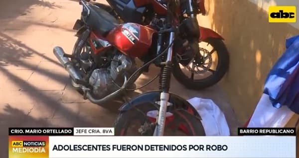 Detienen a adolescentes que se desplazaban en moto robada y con revólver